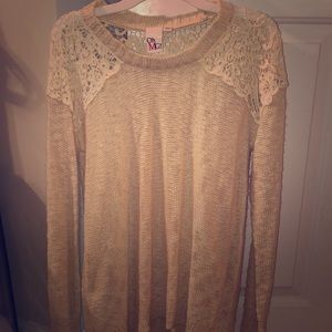 Adorable light cream see thru-lace sweater 🤍🤎